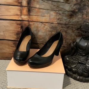 Clarks leather pumps. Like new